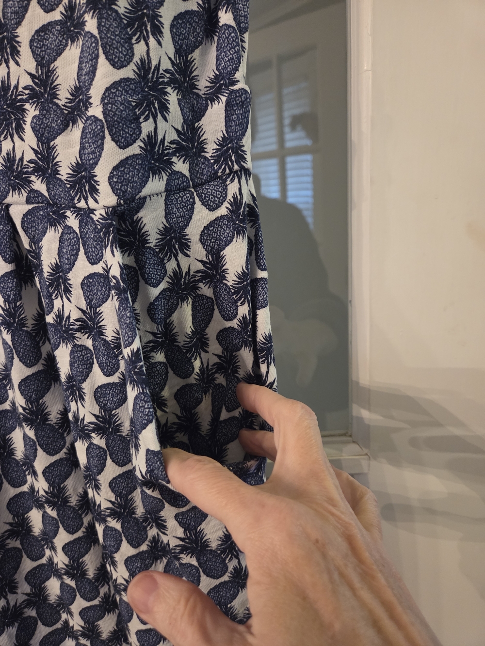 Boden Blue Pineapple Print Cap-Sleeve Jersey Dress - Size 16/18L - Picture 11 of 11